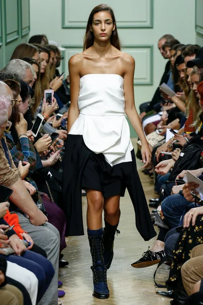 Look 43
